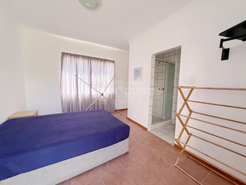 Charming Holiday Cottage – Perfect Airbnb Investment or Vacation Home - Photo 4