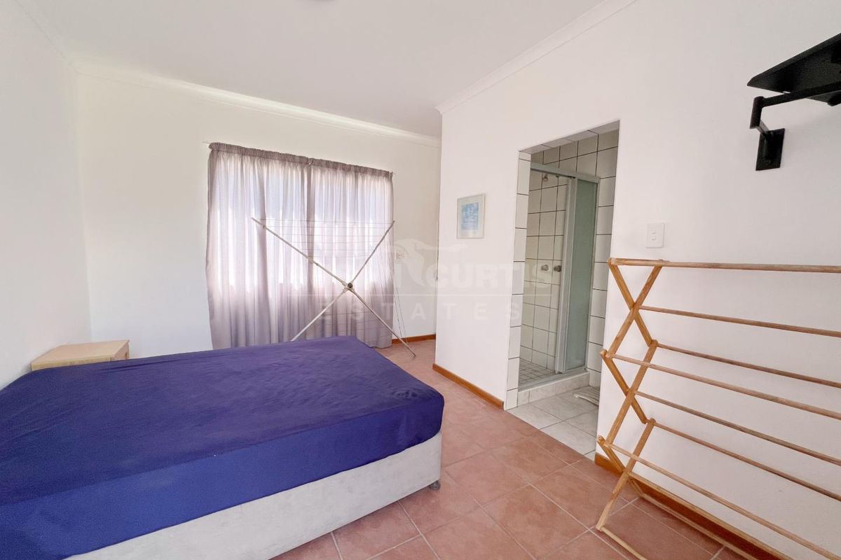 Charming Holiday Cottage – Perfect Airbnb Investment or Vacation Home - Photo 4