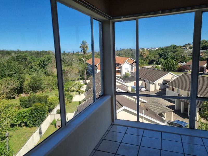Corner Apartment  For Sale in Amalinda North. - Photo 2