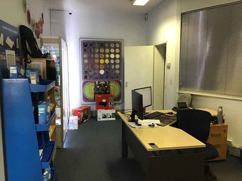 Klein Windhoek, Hidas Shopping Centre - Photo 4