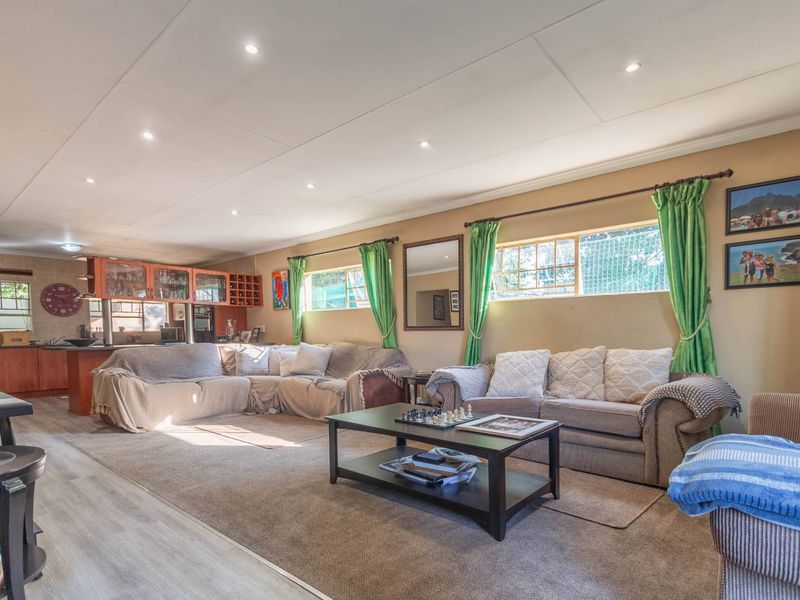 Unlock the potential of a lifetime with this incredible property for sale in Rynfield - Photo 6