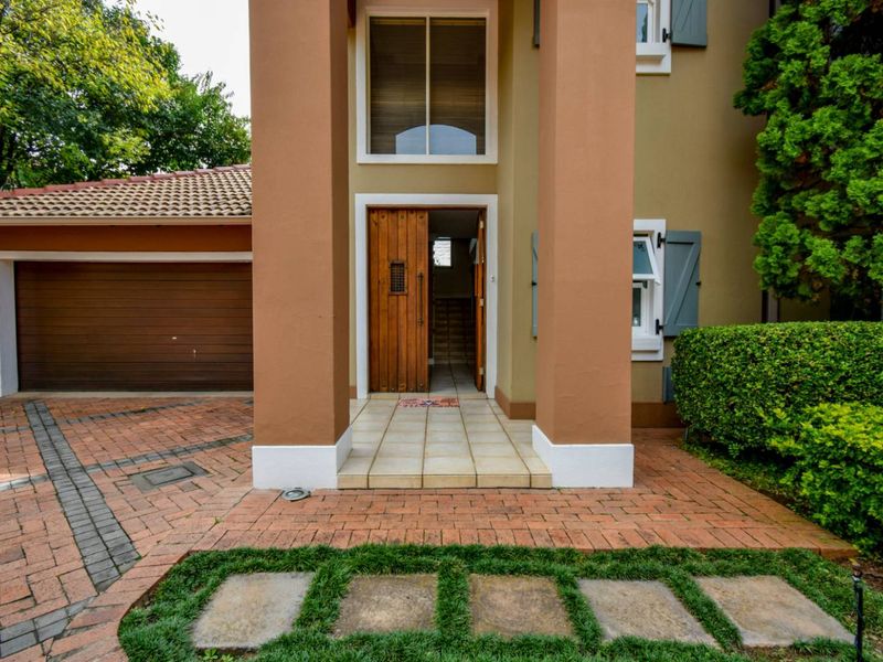 Four bedroom, Full-Title cluster in secure estate - Muckleneuk - Photo 4