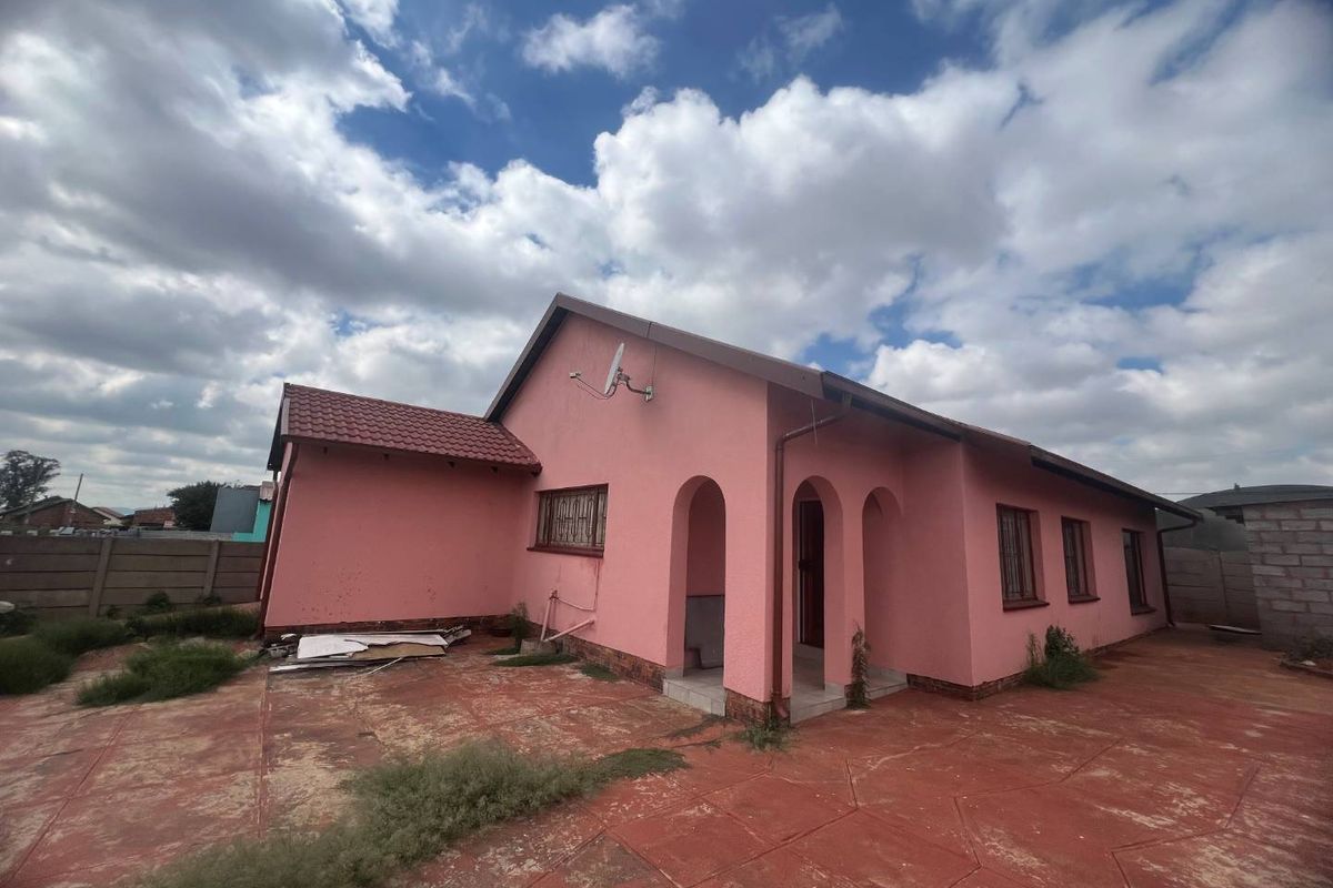 3 bed property with immediate occupation - Photo 2
