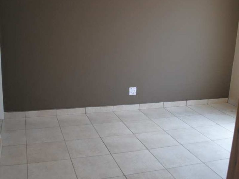 Lovely Newly Developed Townhouses Riversdal, Meyerton - Photo 5