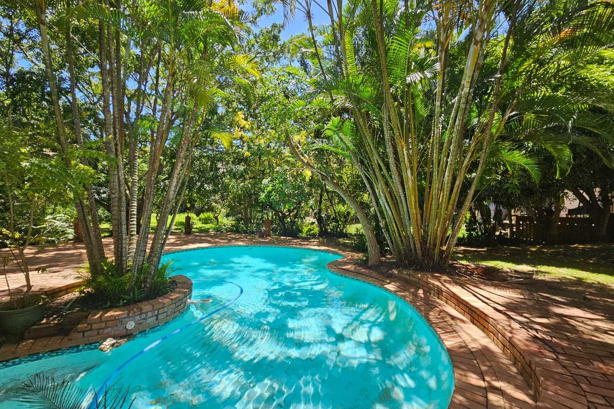 Stunning 5-Bedroom Double Story Home Bordering iSimangaliso Wetlands Park - Photo 2