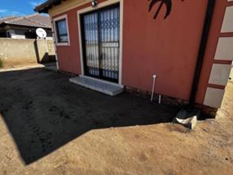 3 Bedroom House For Sale in Vanderbijlpark CE3 - Photo 3