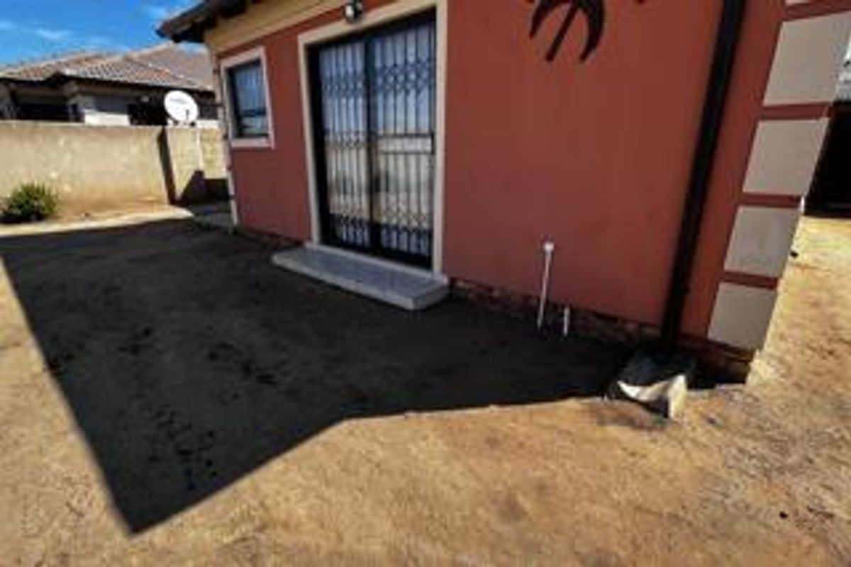 3 Bedroom House For Sale in Vanderbijlpark CE3 - Photo 3