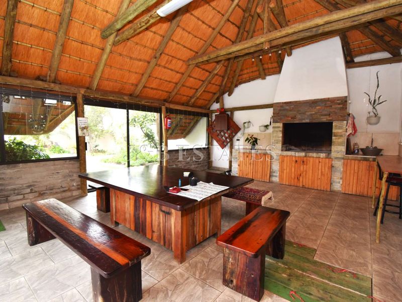 3-Bedroom House With Beautiful Lapa In Prime Area - Photo 8