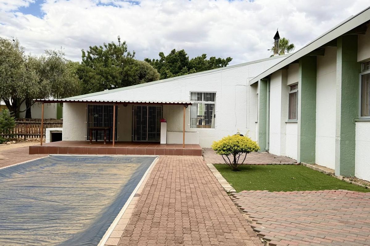 5 Bedroom House For Sale in Olympia - Photo 5