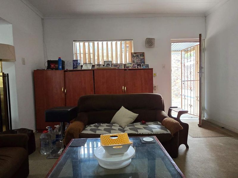 Good Position - Photo 7