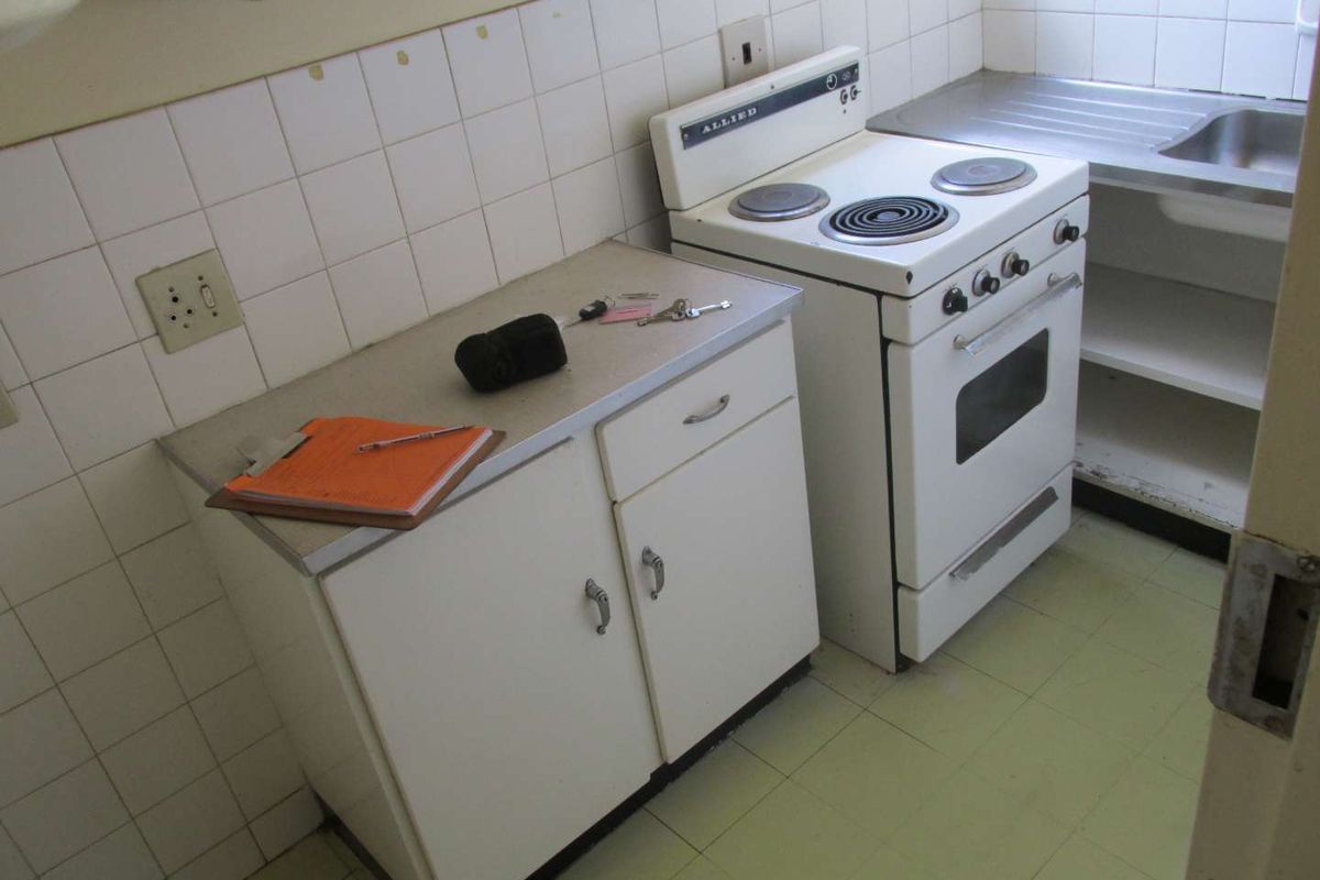 BACHELOR FLAT TO RENT IN ARCADIA - Photo 4