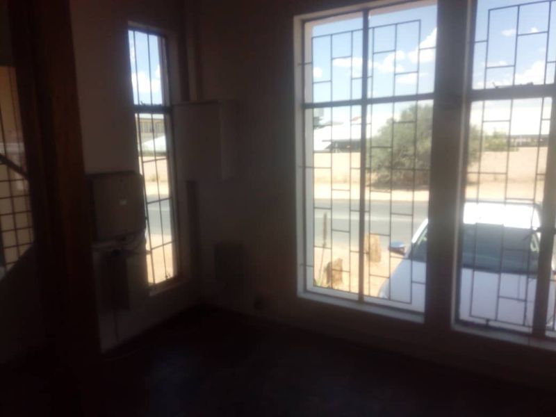 Warehouse For Sale in Southern Industrial - Photo 7