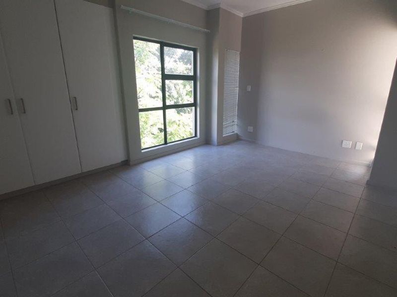 Sole Mandate !!! Beautiful Apartment For Sale in Palm Lakes Estate - Photo 5