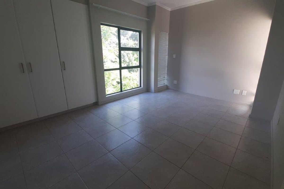 Sole Mandate !!! Beautiful Apartment For Sale in Palm Lakes Estate - Photo 5