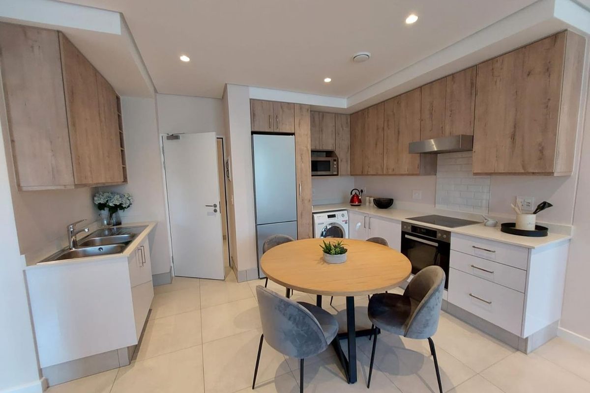 Luxury Apartment with Greenbelt Views in the Upgraded Sandton Gate Precinct - Photo 5