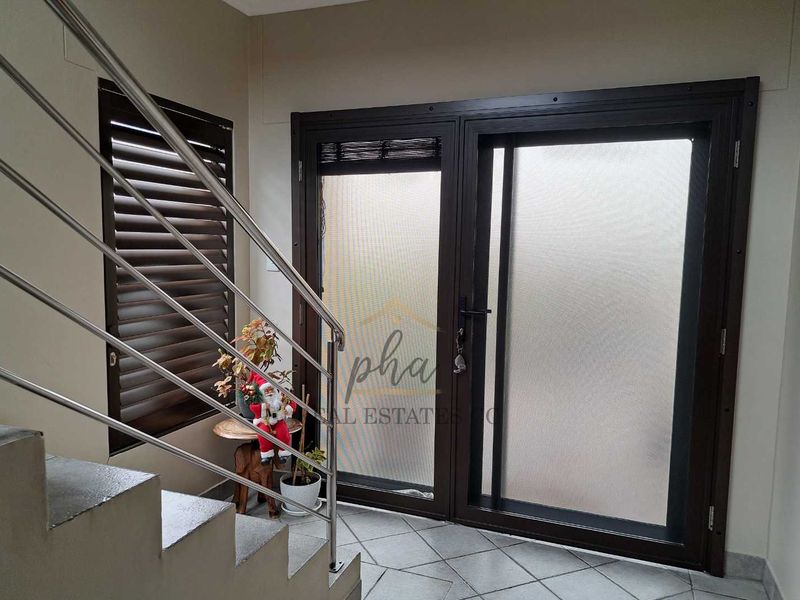 Immaculate 3 bedr, duplex townhouse, close to the beach, for sale in Dolphin Beach. - Photo 4