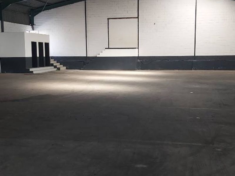 Warehouse/manufacturing/ Distribution unit to let in Sidwell. - Photo 4