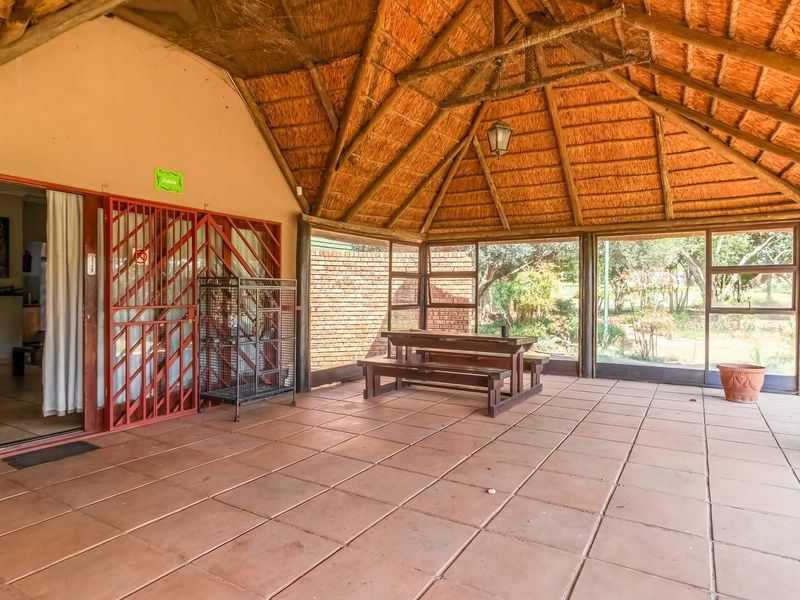 Self-Catering Lodge & Wedding Venue for Sale in Hekpoort - Photo 8