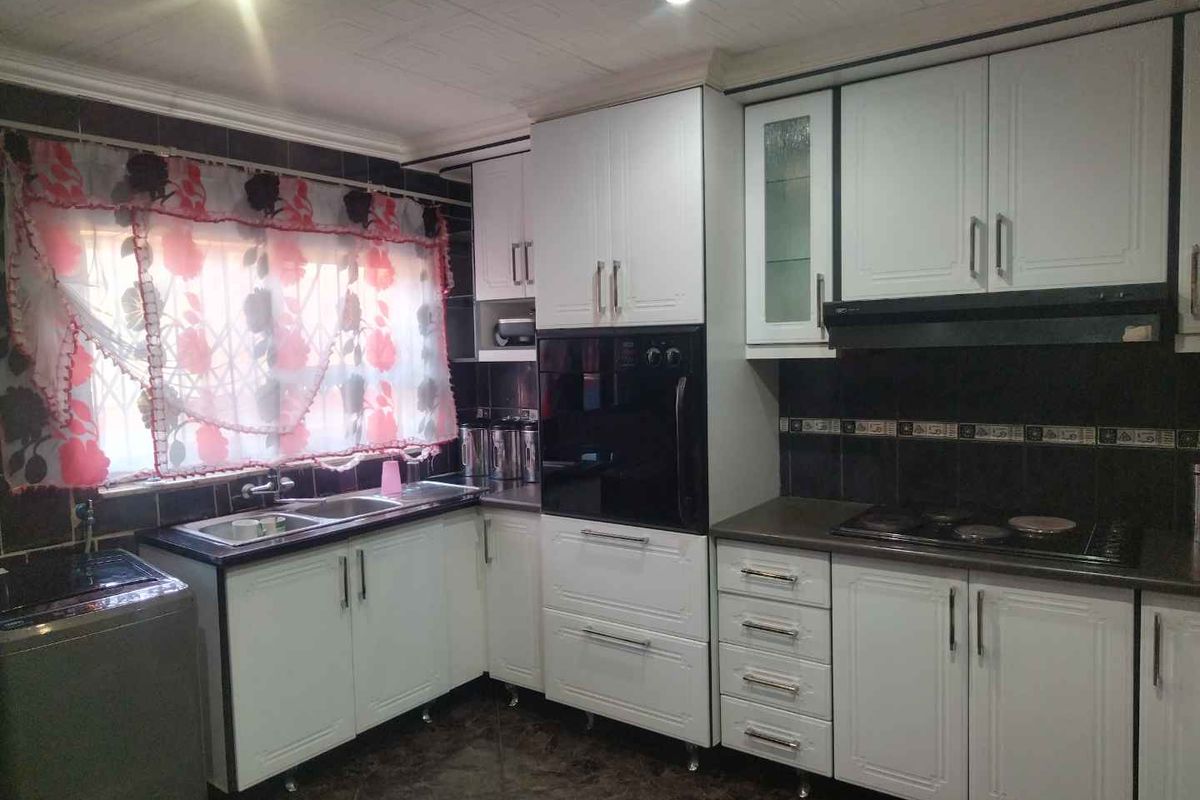 3 bedrooms house for sale in Soshanguve BB - Photo 4