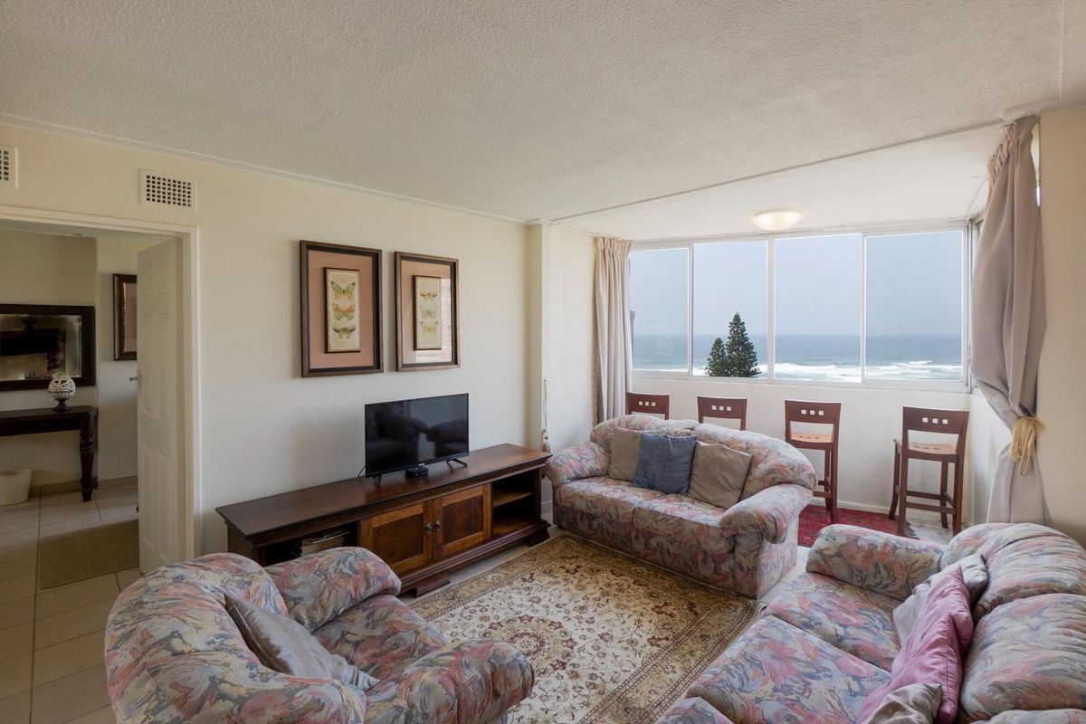 Spacious seaside living - Photo 3