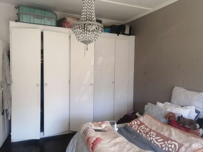 Spacious house in Linmeyer with a flatlet! - Photo 9