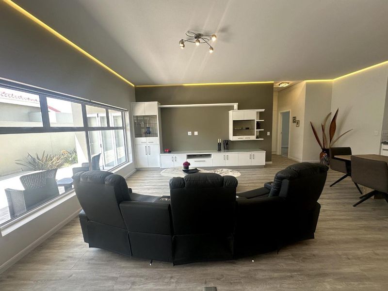 Swakopmund Retirement House - To Rent - Photo 2