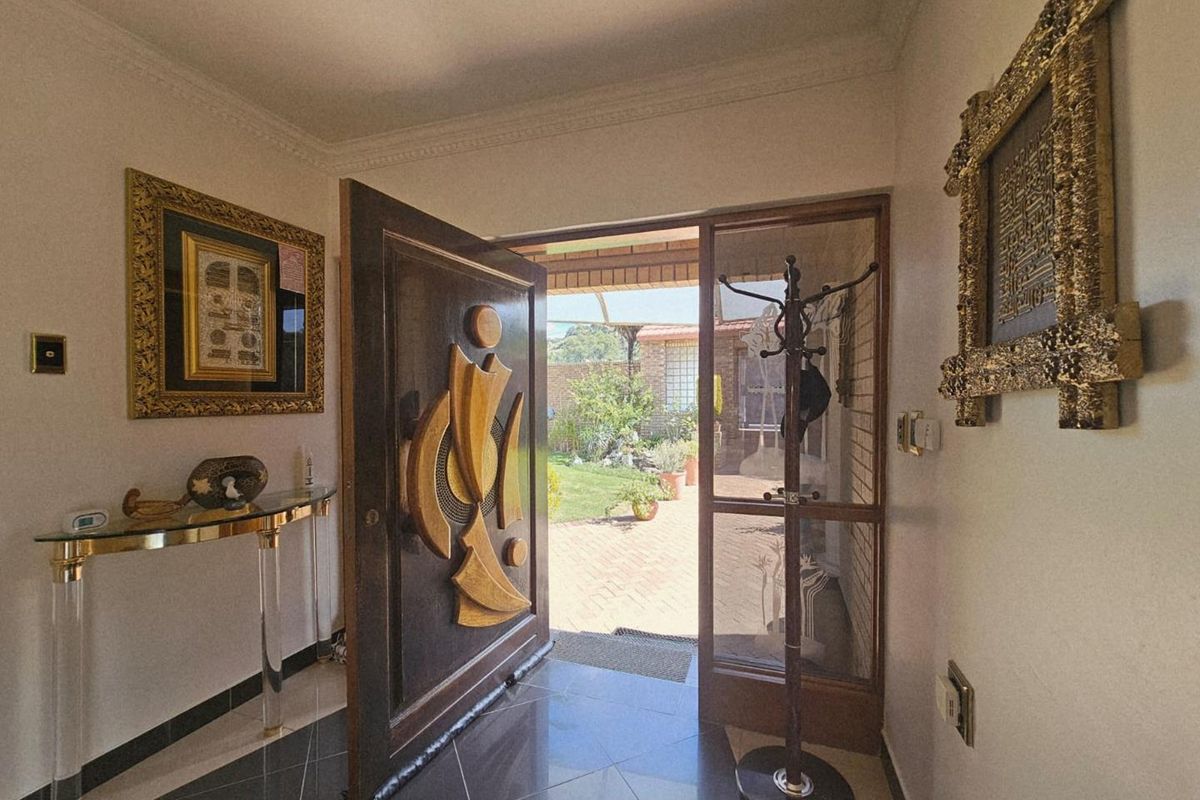 LOCATION LOCATION LOCATION Prime School-Side Location Meets Luxury Living - Photo 3