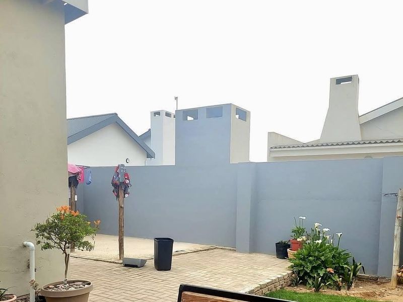 “Modern Double-Story Coastal Home with Flat – Henties Bay Ext. 11” - Photo 8