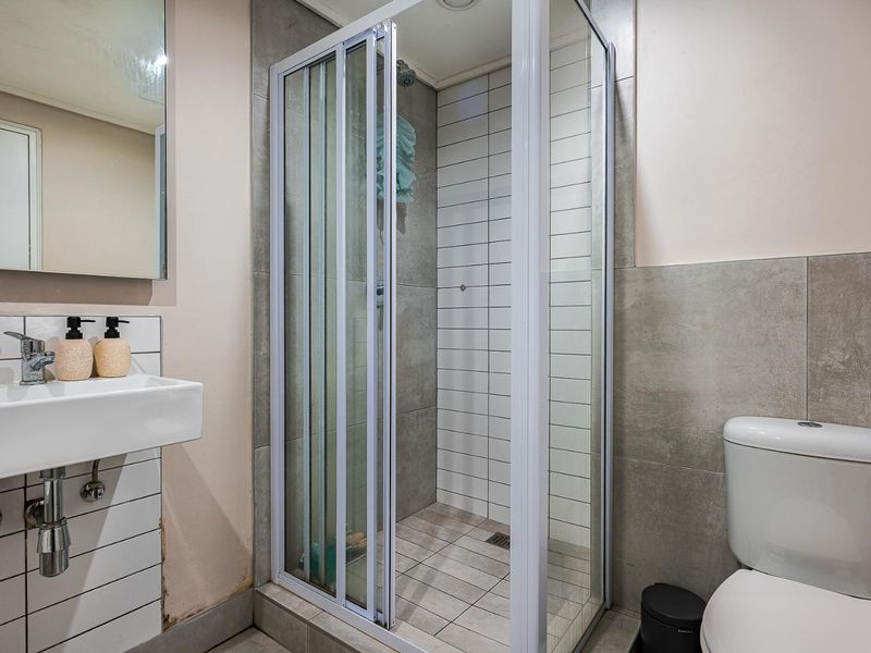 MODERN GARDEN APARTMENT IN SOUGHT-AFTER COTSWOLD FENNS ESTATE - Photo 9