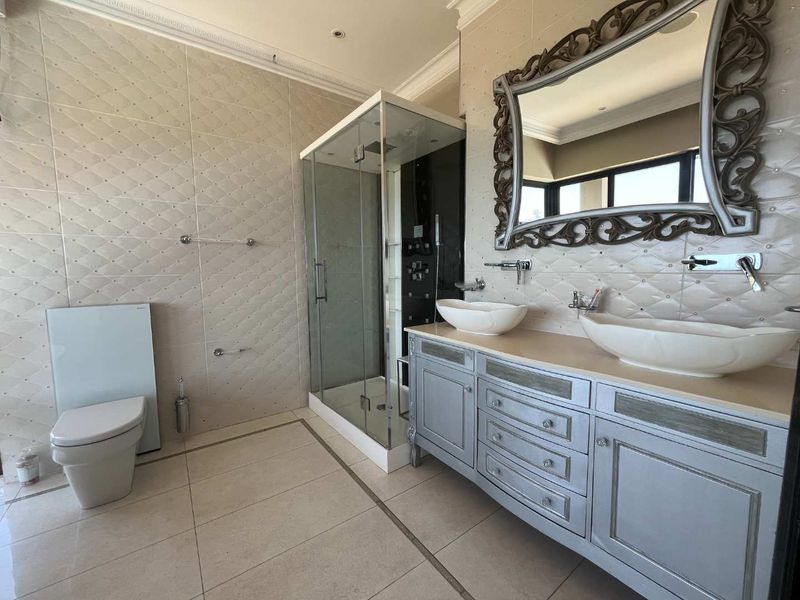 Experience Unmatched Coastal Luxury – Freestanding 5-Bedroom Home in Zimbali for Rent - Photo 10