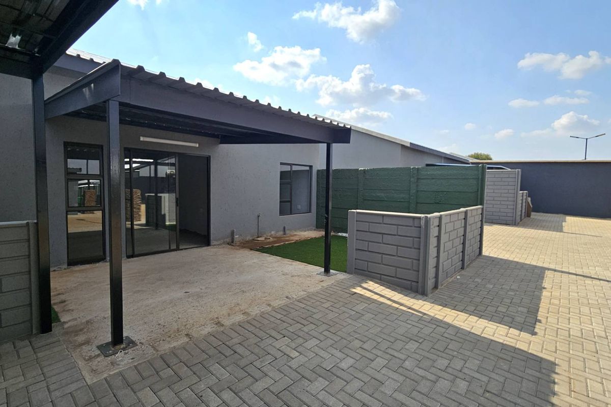 2 Bedroom Apartment in Retirement Estate - Photo 2