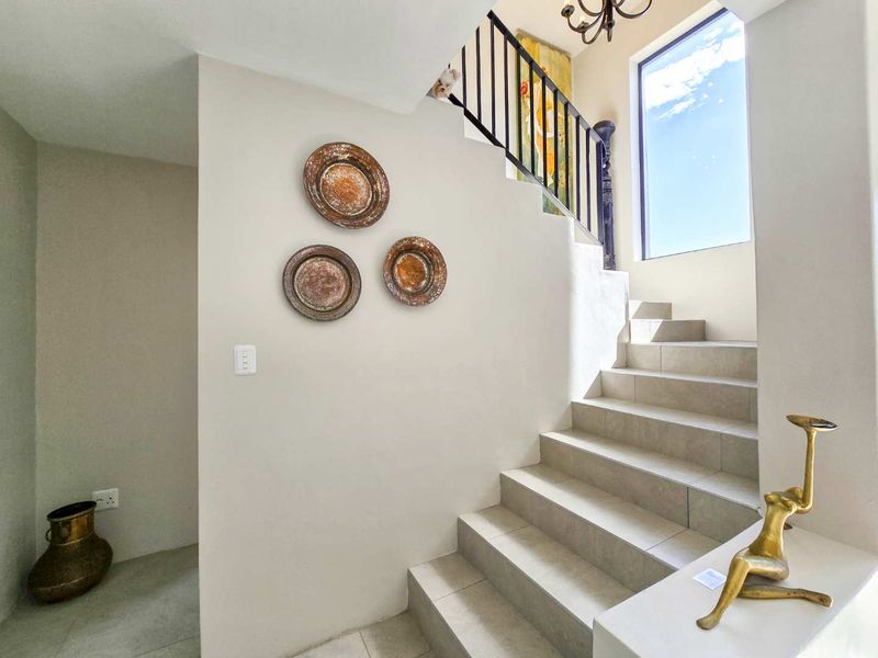 Secure estate living with spectacular views. - Photo 3