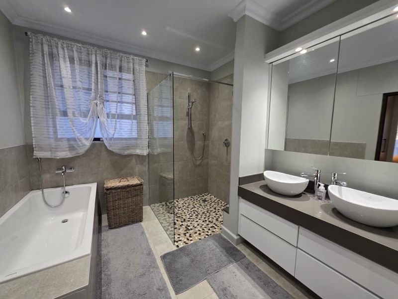 Family Home For Sale | Omeya Golf Estate | N$5 300 000 - Photo 7