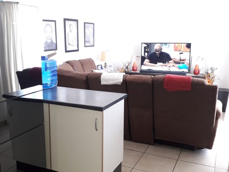 Secure 2-Bedroom Rental Home in Arboretum, Richards Bay - Photo 2