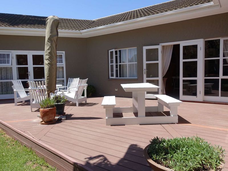 HOUSE WITH FLAT NEAR THE SEA PROMENADE AND SHOPPING MALL - Photo 6