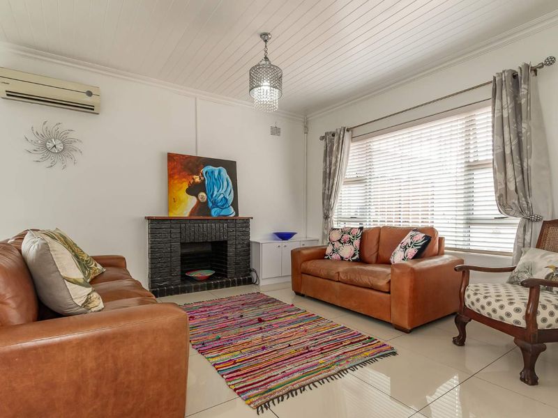 Perfect Family Home in Fairways, Cape Town. - Photo 5
