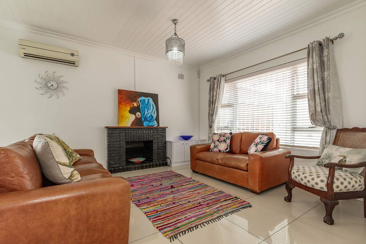 Perfect Family Home in Fairways, Cape Town. - Photo 5