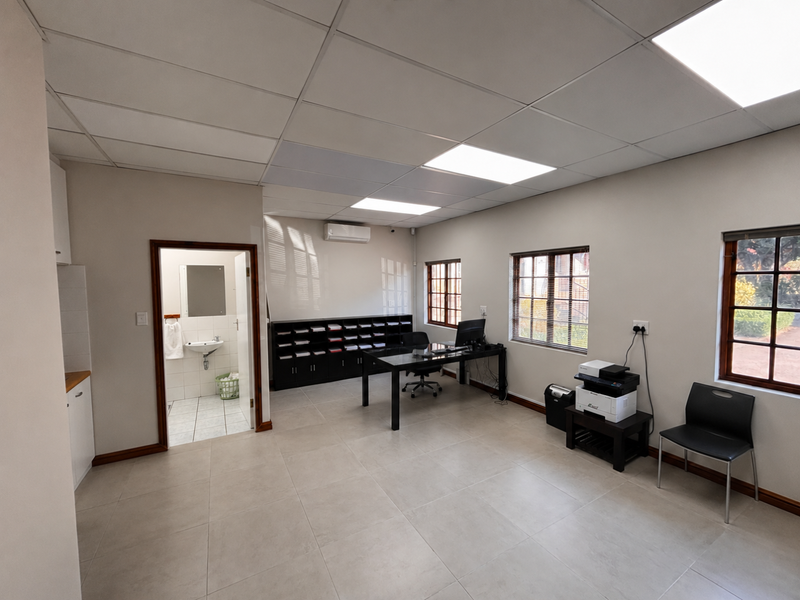 Prime Investment Opportunity: Fully Tenanted Office Block in Kloof Medical Centre - Photo 5