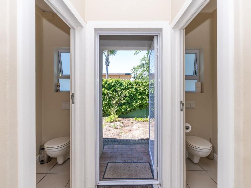 Live and Earn in Cape Town’s Coastal Luxury – Two 4-Star Guesthouses for Sale - Photo 8