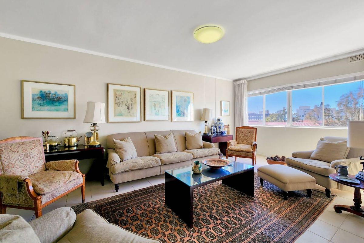 SPACIOUS APARTMENT - Photo 5