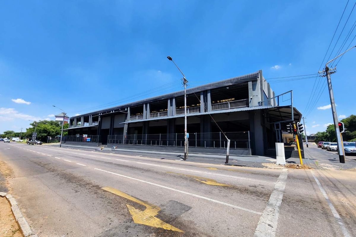 High Exposure Automotive & Retail Power Site on Steve Biko Road – 5,500m2 Mixed Use Facility - Photo 2