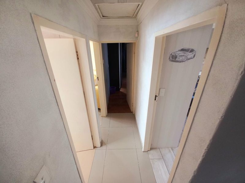 Three bedrooms house for sale in Elandspoort - Photo 8