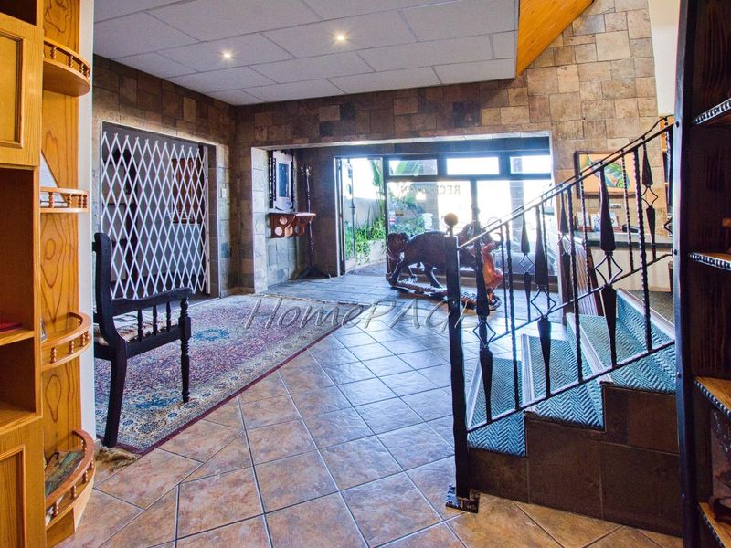 Lagoon, Walvis Bay:  18 Bedr Guesthouse is for Sale - Photo 2