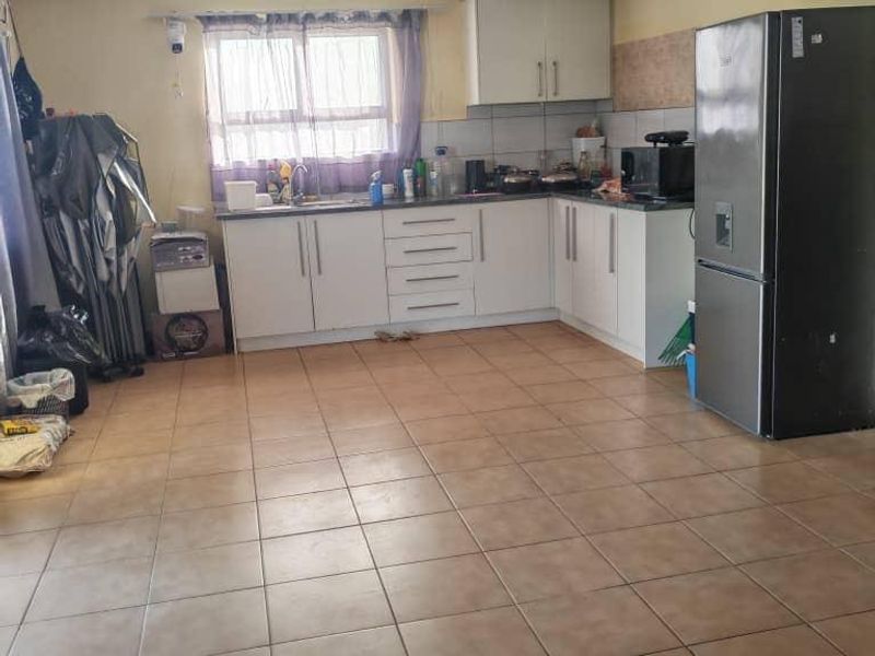 Two bedrooms house for sale in Arandis Extension 5,  Selling Price N$670000 (cost excluded), erf size 307 sqm - Photo 4
