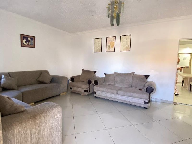 5 Bedroom House For Sale – Cimbebasia - Photo 6