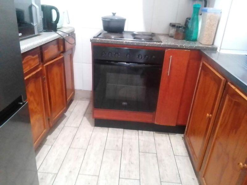 Low Levies and well priced beautiful apartment in a Well-Maintained Block - Ocean View Bluff - Photo 9