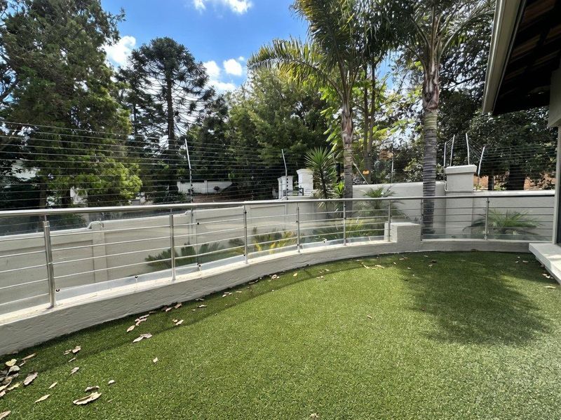 GORGEOUS 3 BEDROOM HOME FOR SALE IN THE HEART OF HYDE PARK - Photo 9