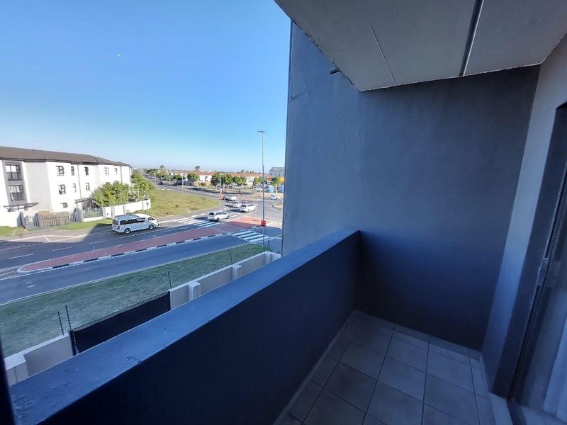 Unfurnished Two Bedroom Apartment To Rent in Parklands - Photo 9