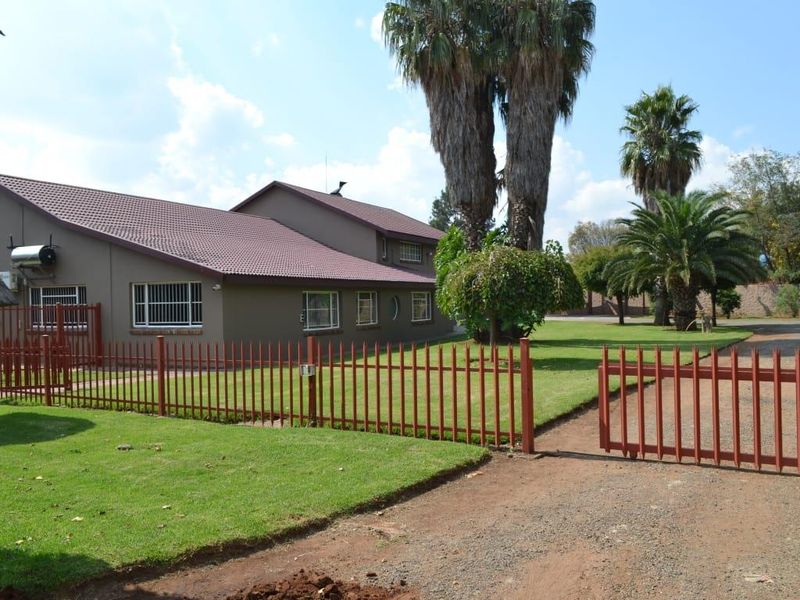Exceptional Riverfront Smallholding in Risiville - Photo 2