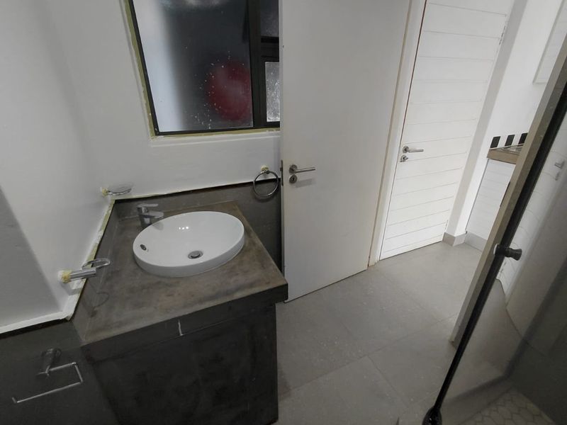Neat Studio Apartment in Sought-After Location on William Nicol Drive - Photo 7